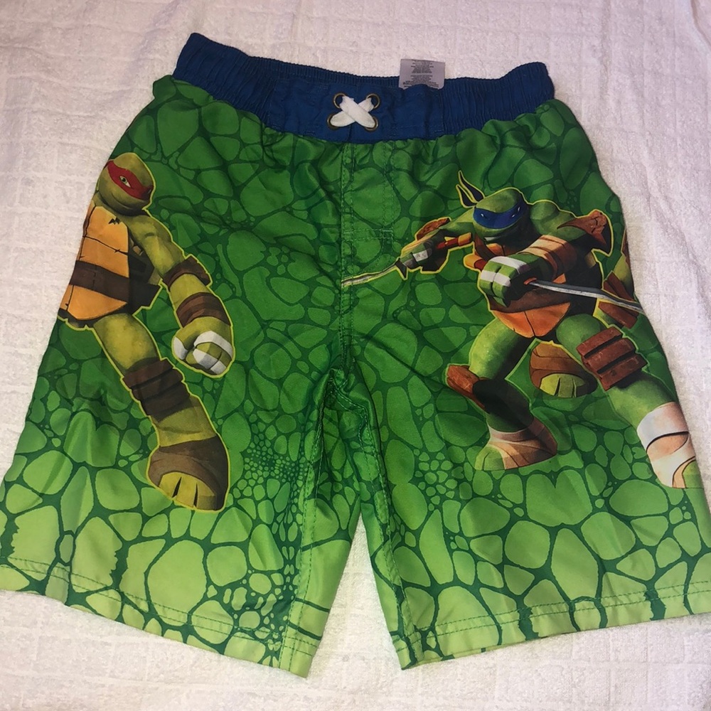 Like new boys swim trunks